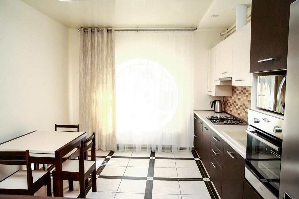 Family House Apartment Виниця Екстериор снимка